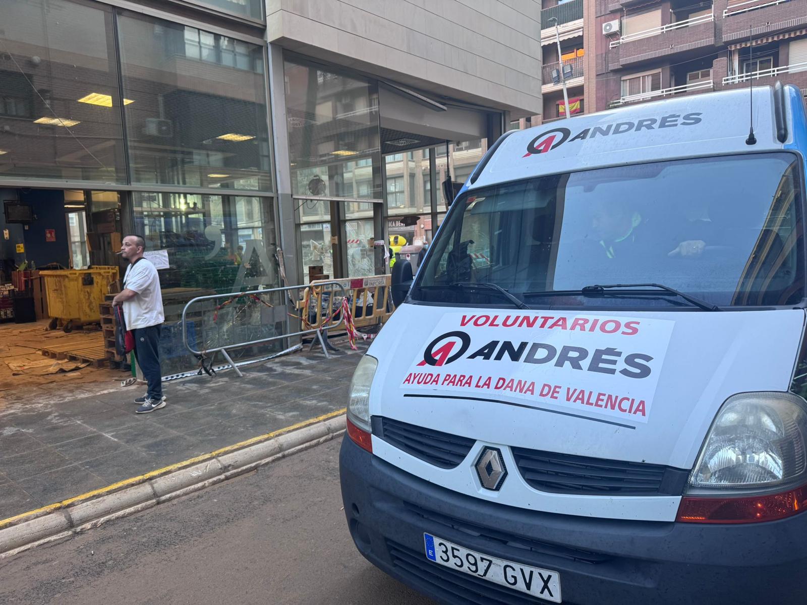 Entrega de ayuda de Grupo Andrés en Valencia